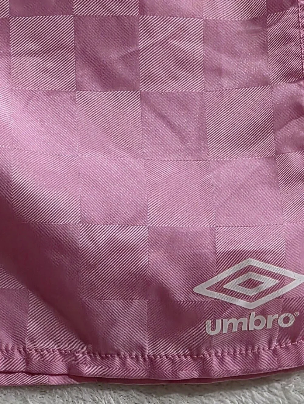 Umbro Women’s Sz Large Pink Checkered Polyester Soccer Shorts Drawstring Elastic